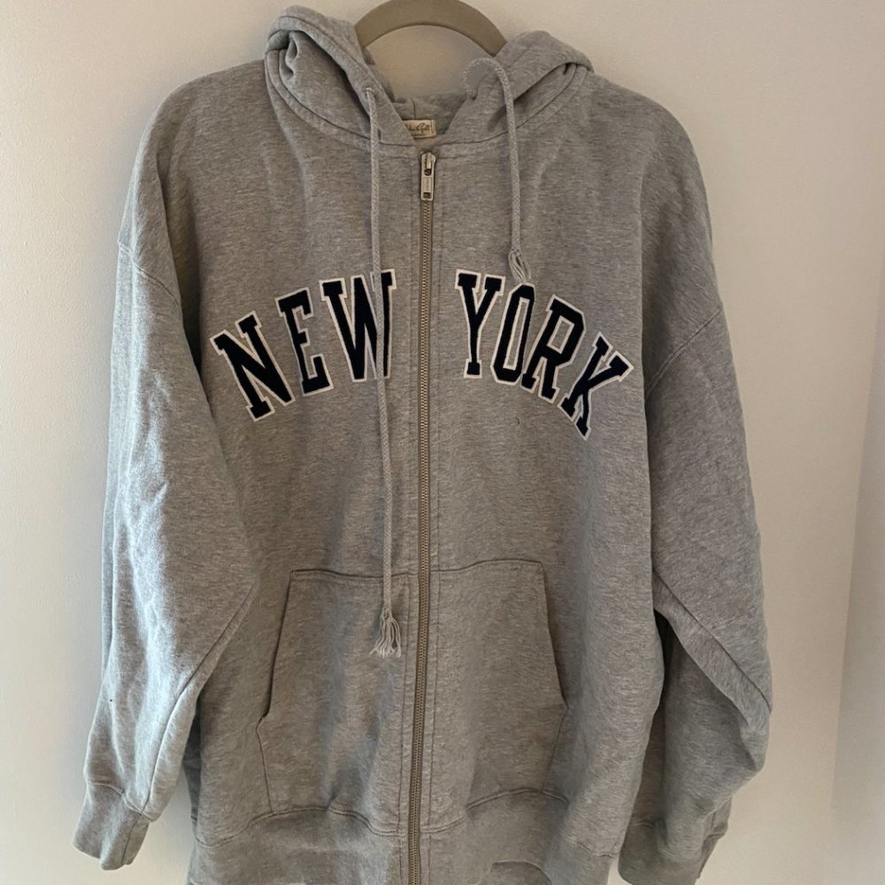 Brandy Melville New York Christy Hoodie